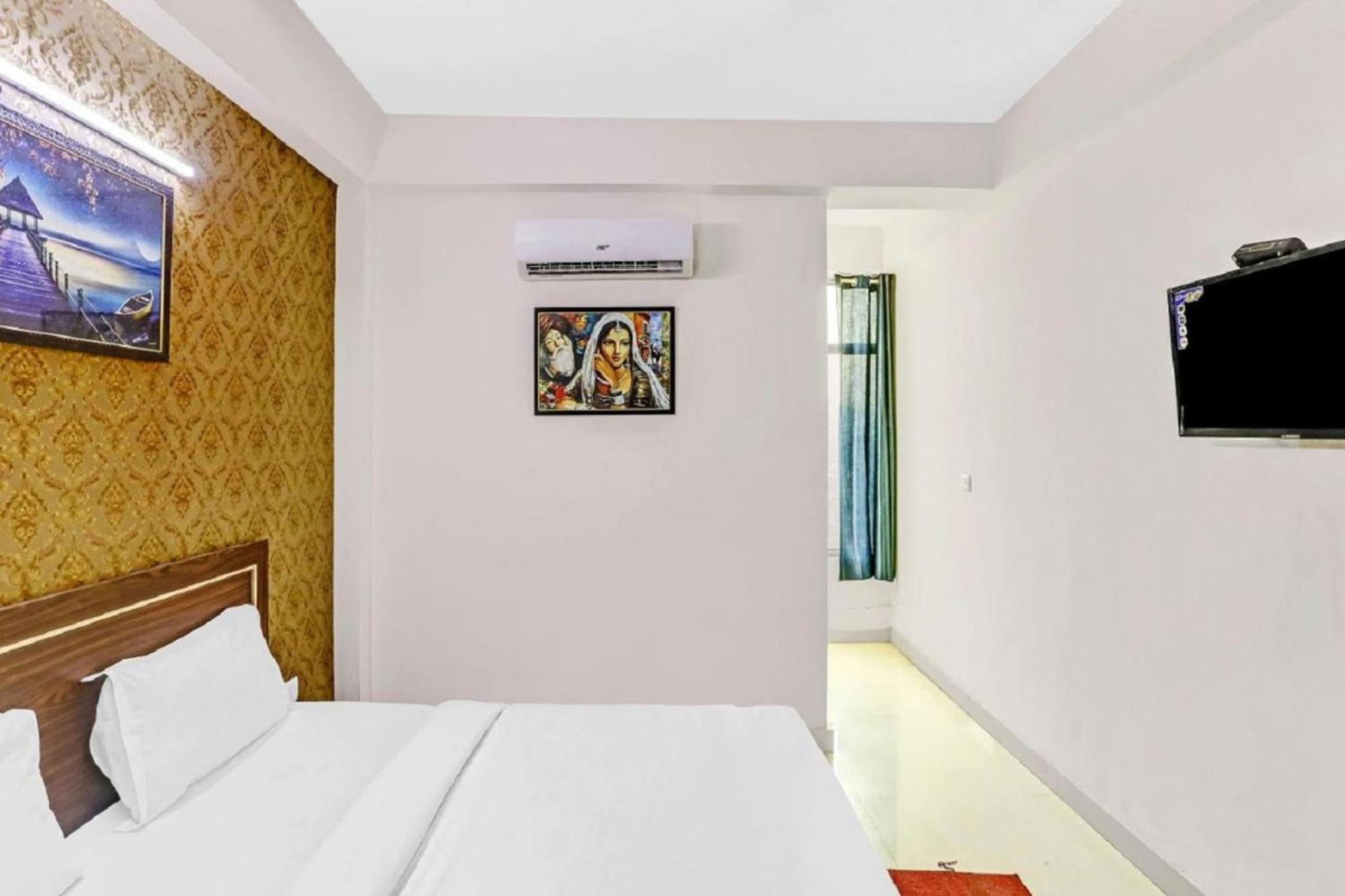 Hotel Noida Continental מראה חיצוני תמונה
