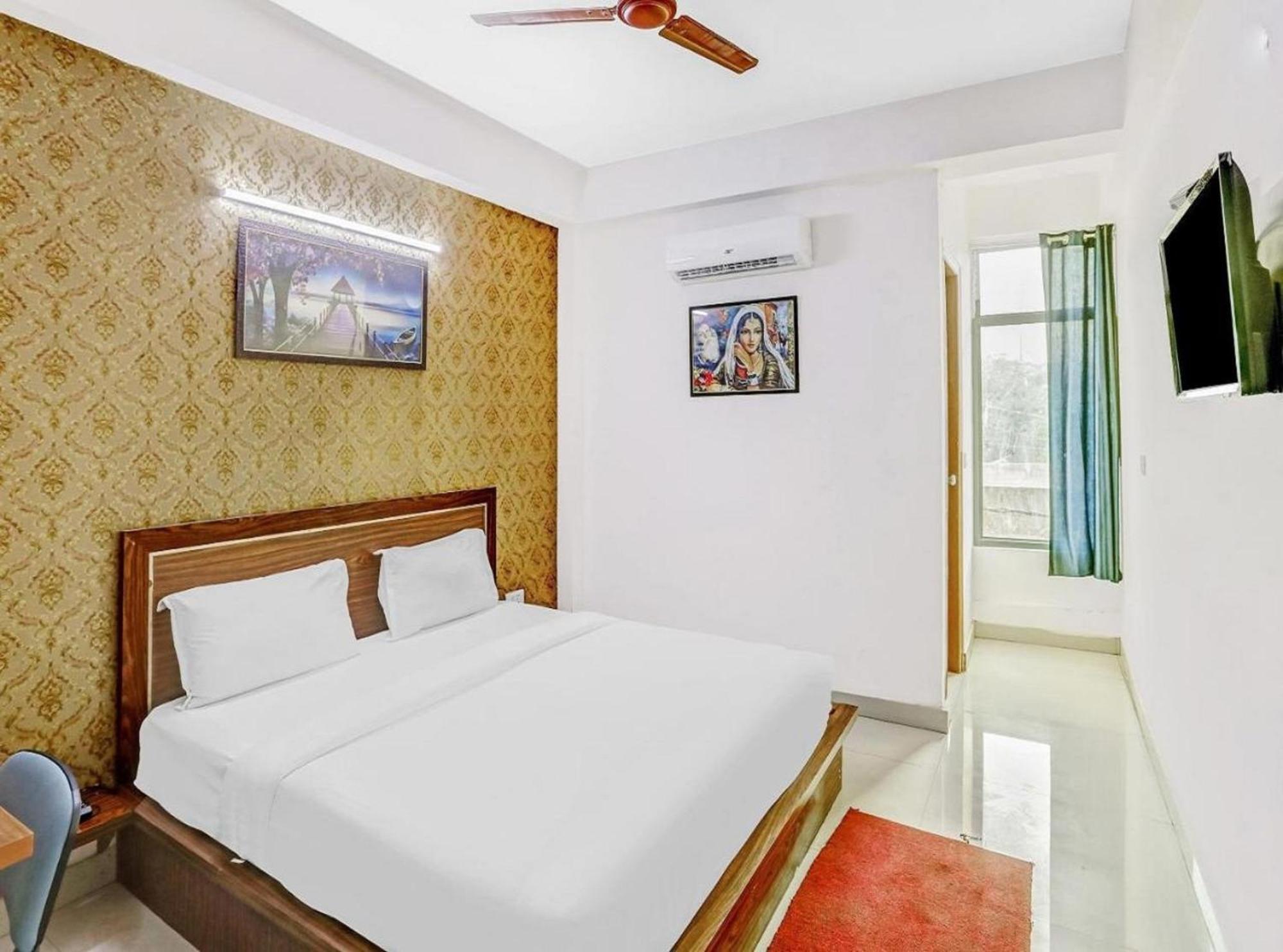 Hotel Noida Continental מראה חיצוני תמונה