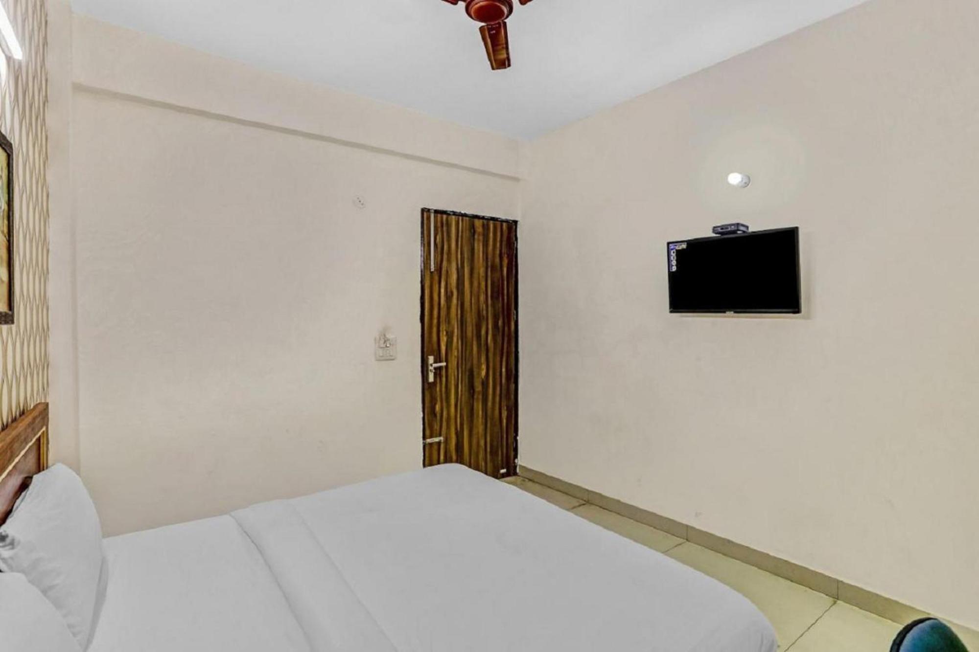 Hotel Noida Continental מראה חיצוני תמונה