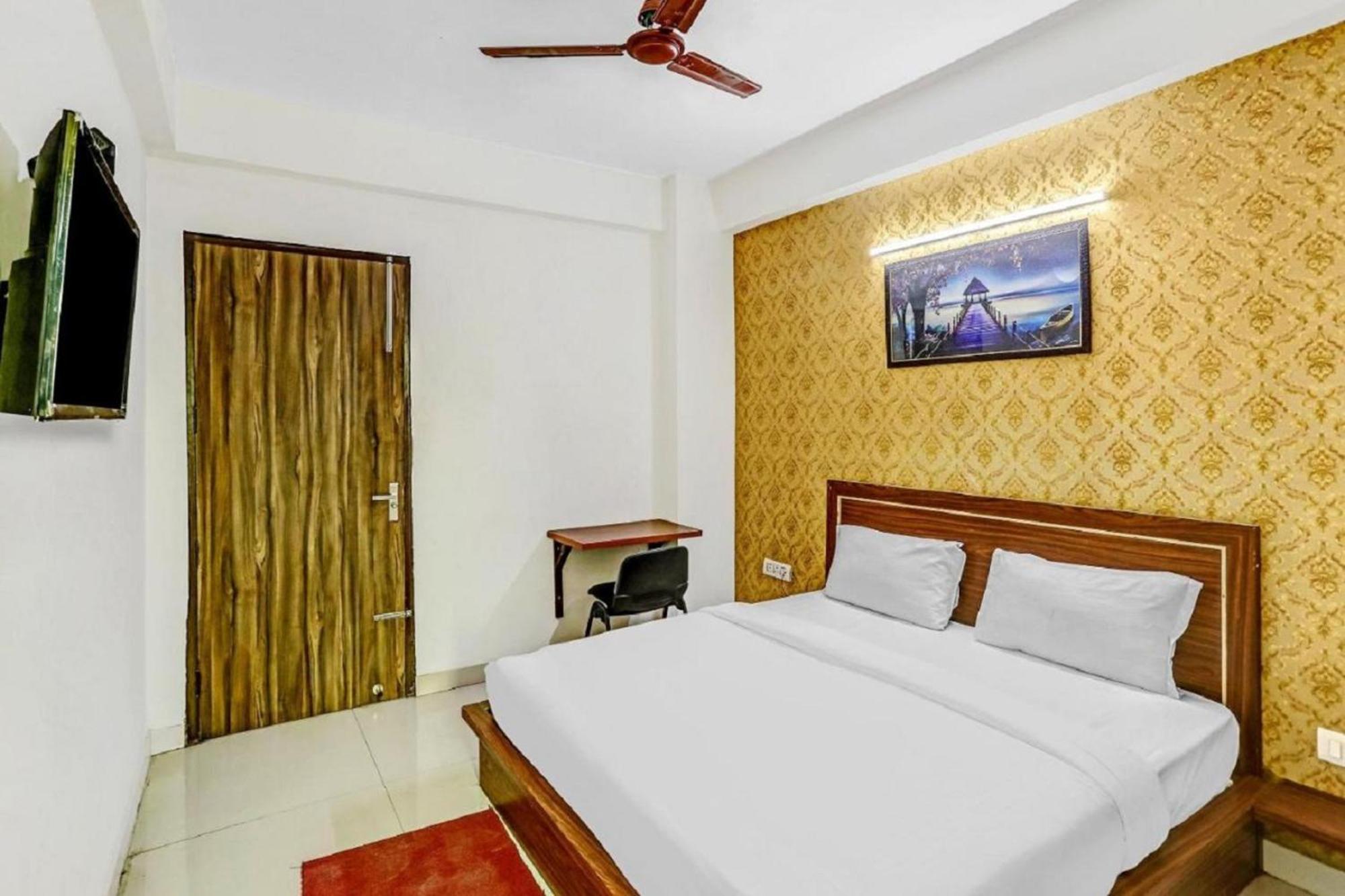 Hotel Noida Continental מראה חיצוני תמונה