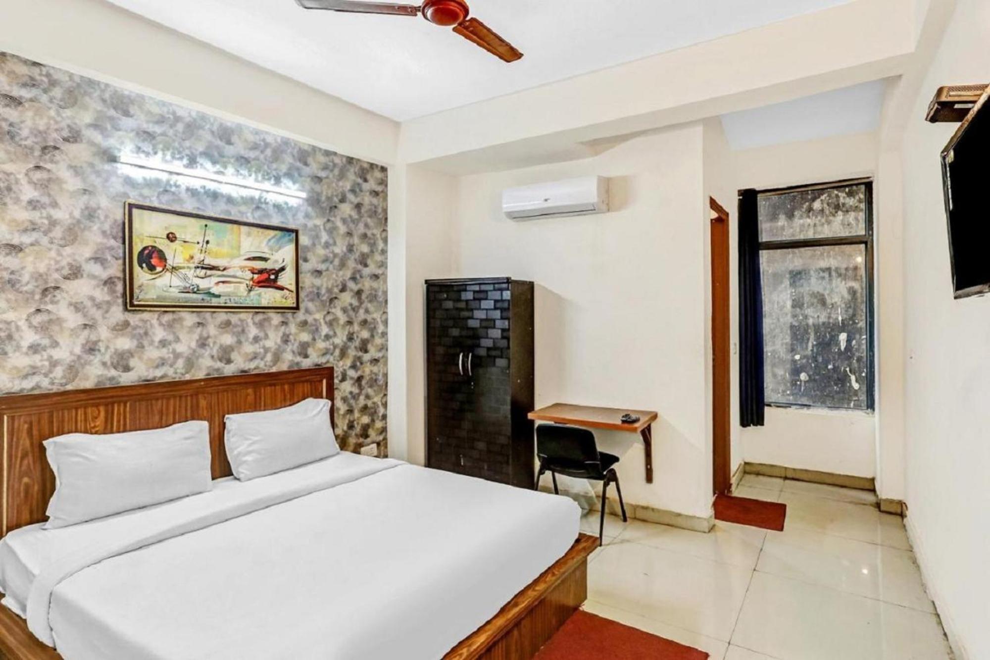 Hotel Noida Continental מראה חיצוני תמונה