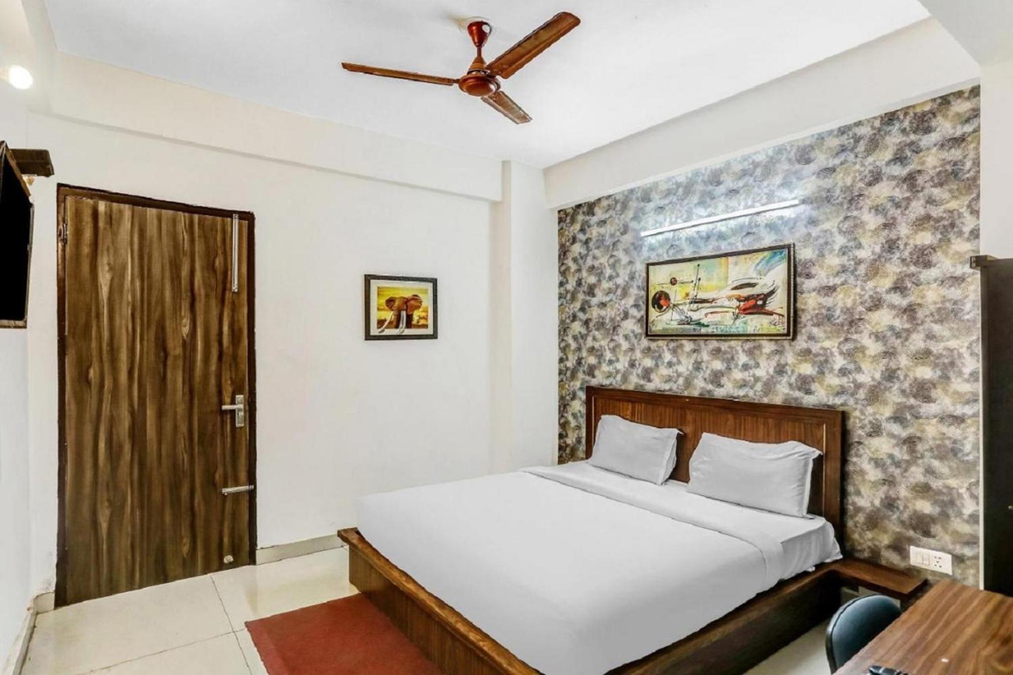 Hotel Noida Continental מראה חיצוני תמונה