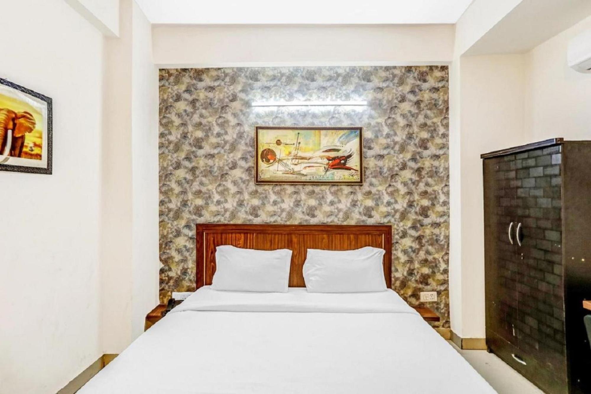 Hotel Noida Continental מראה חיצוני תמונה