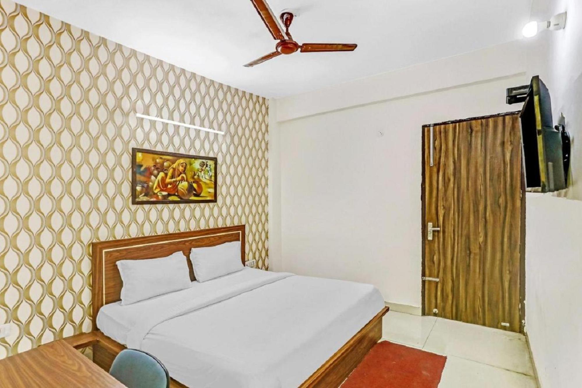 Hotel Noida Continental מראה חיצוני תמונה